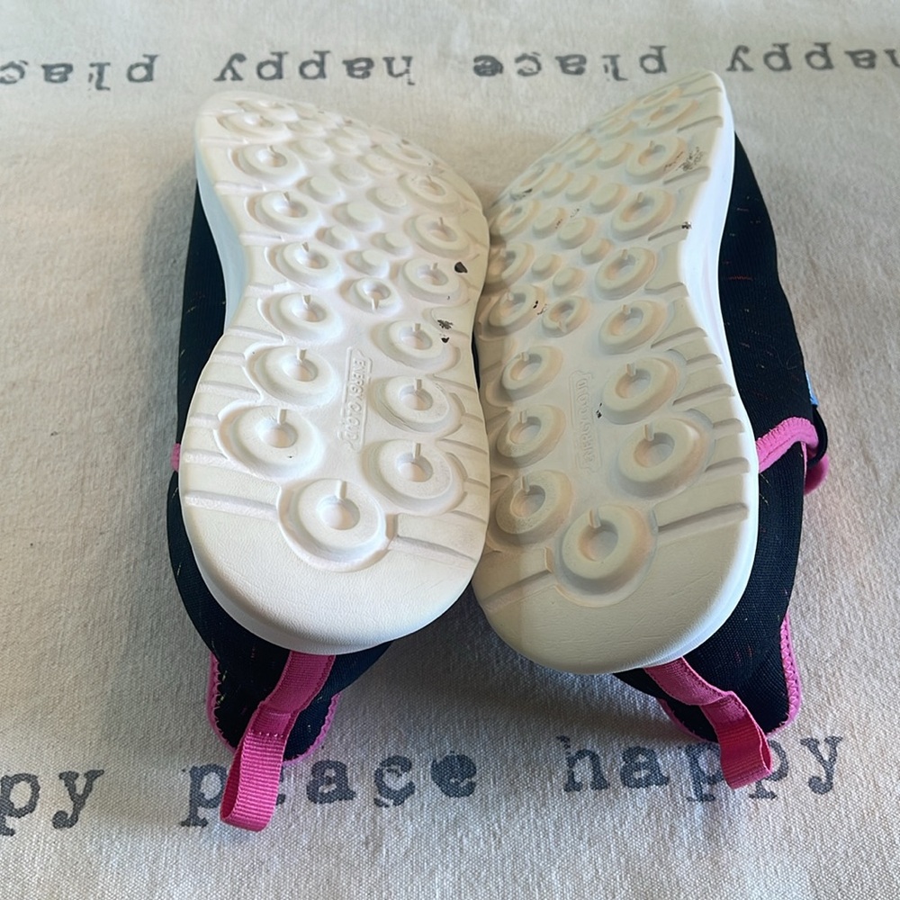 ALEADER Black and Pink Athletic Sneakers - Picture 7 of 11